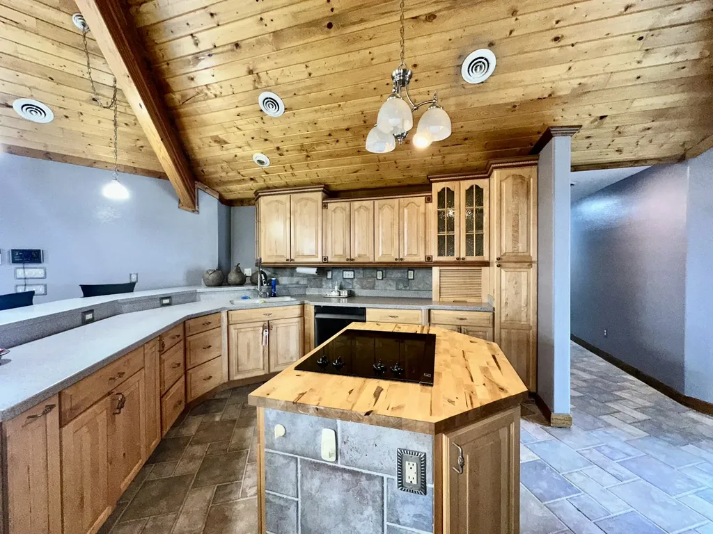 505 Fifth Avenue W Ryegate MT 59074