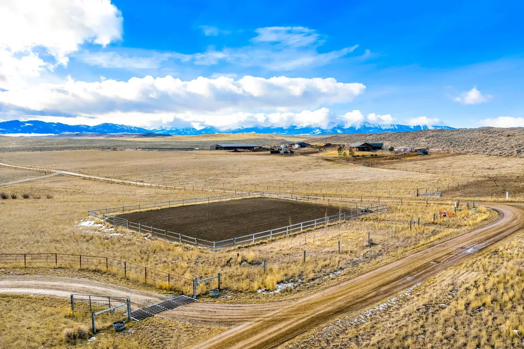 10 Windmill Lane Wilsall MT 59086