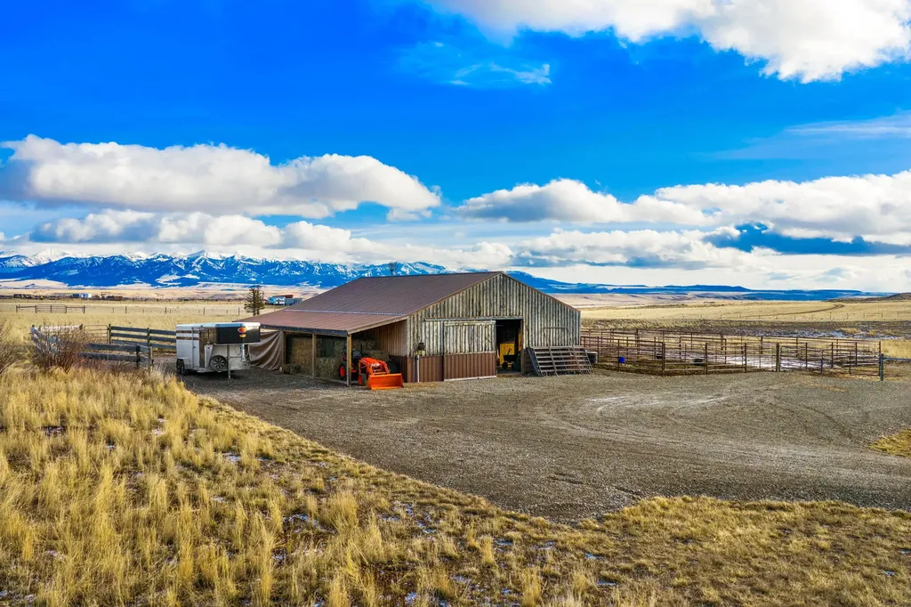 10 Windmill Lane Wilsall MT 59086