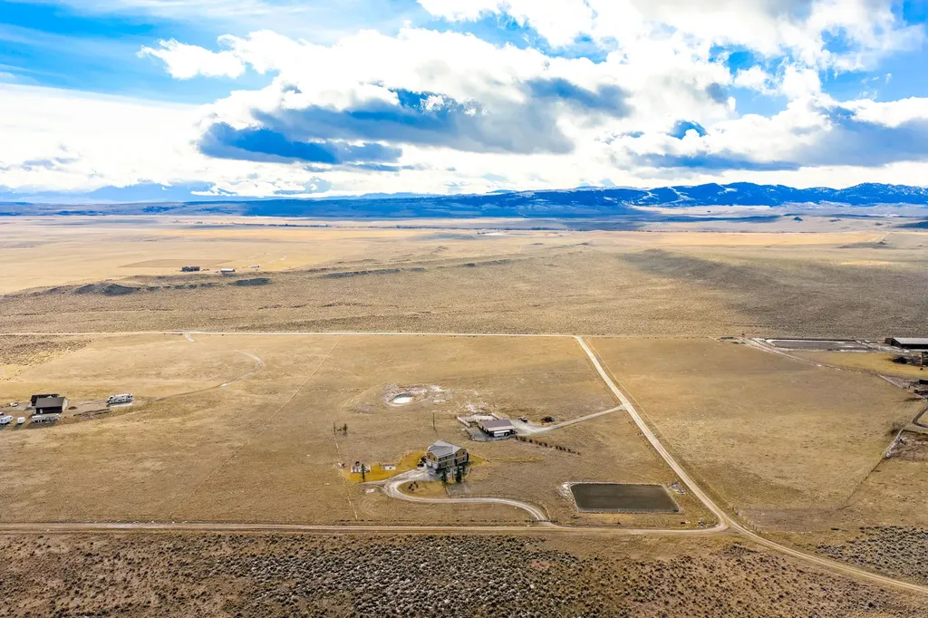 10 Windmill Lane Wilsall MT 59086