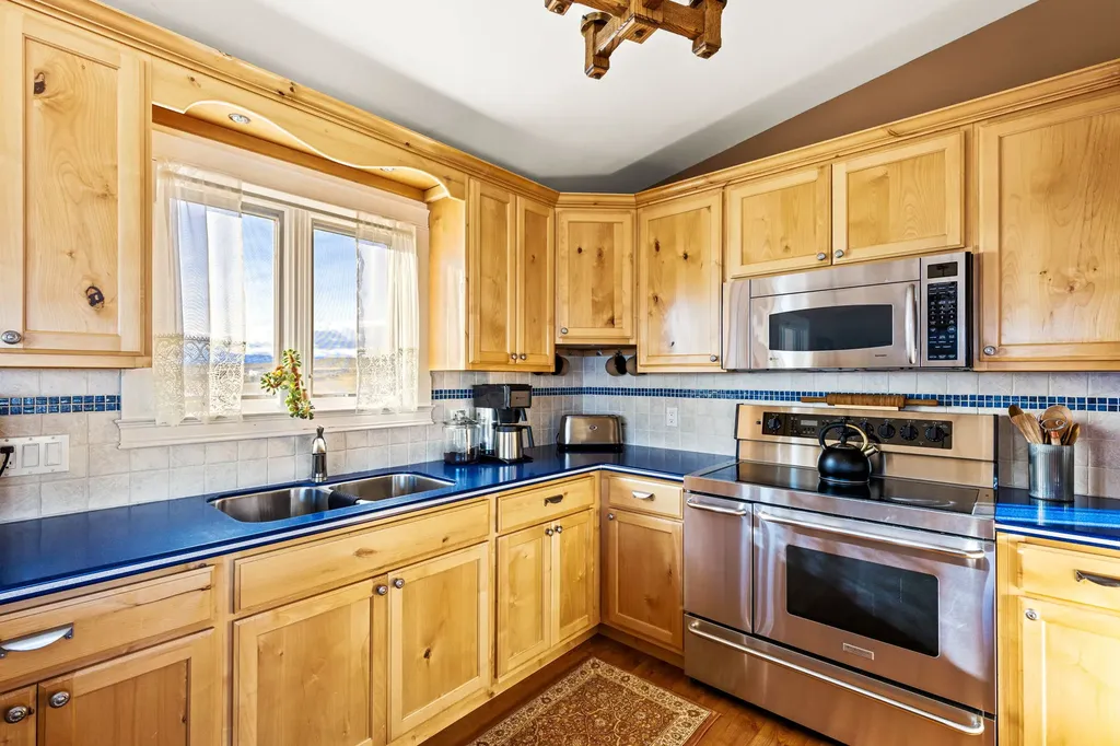 10 Windmill Lane Wilsall MT 59086