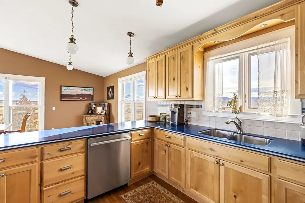 10 Windmill Lane Wilsall MT 59086
