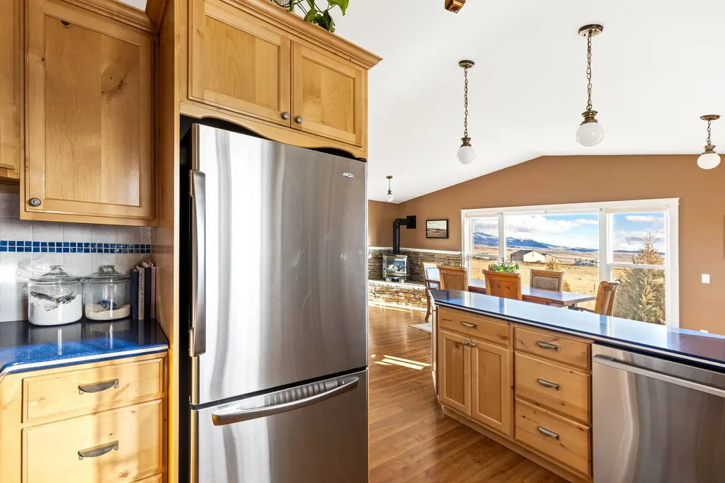 10 Windmill Lane Wilsall MT 59086