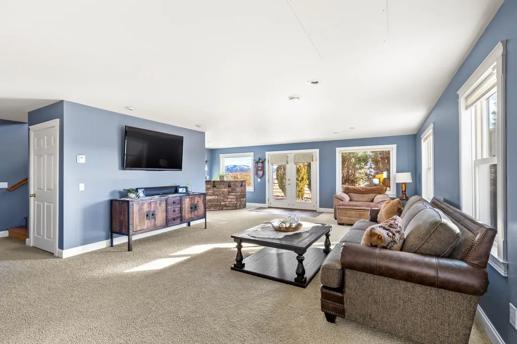 10 Windmill Lane Wilsall MT 59086