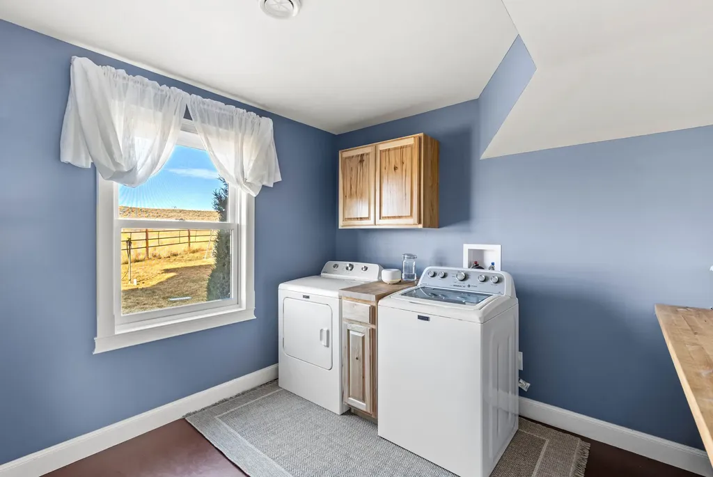 10 Windmill Lane Wilsall MT 59086