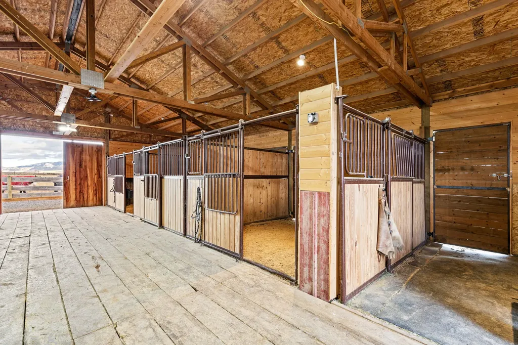 10 Windmill Lane Wilsall MT 59086