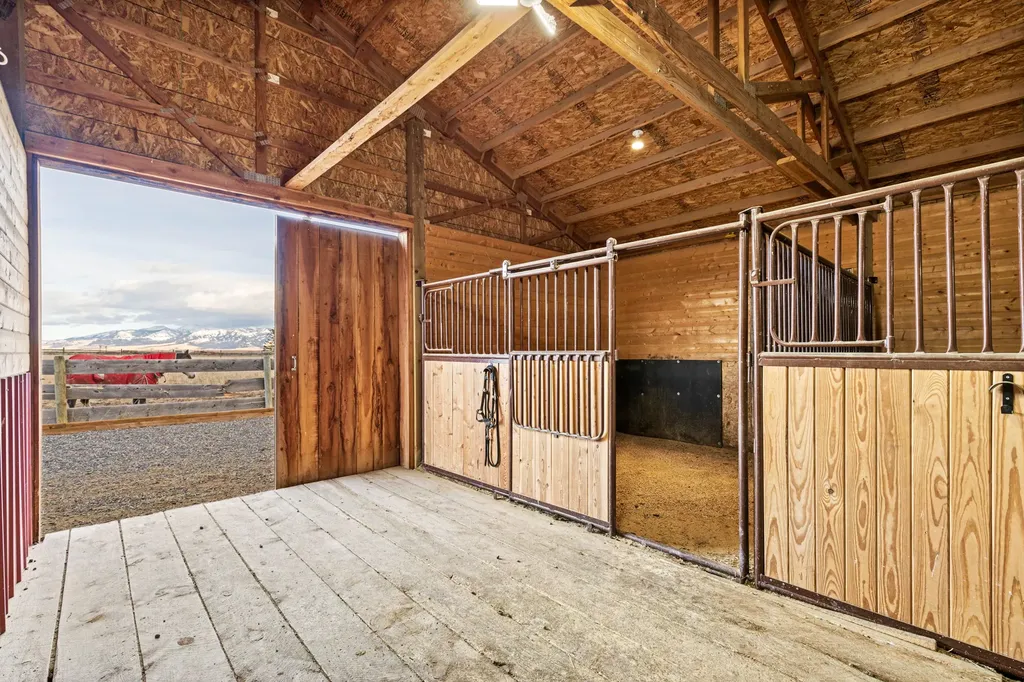 10 Windmill Lane Wilsall MT 59086