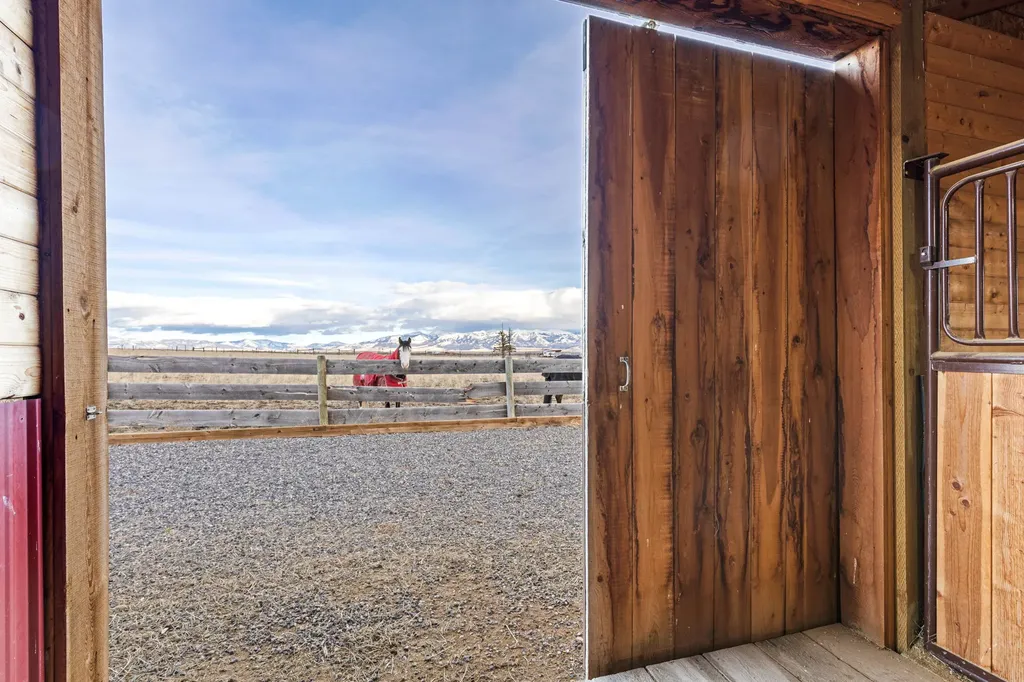 10 Windmill Lane Wilsall MT 59086