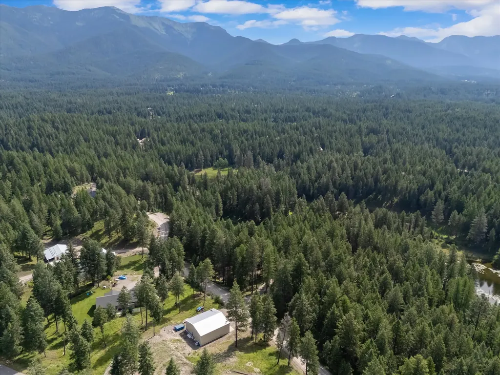 328 Kathy Lake Lane Kalispell MT 59901