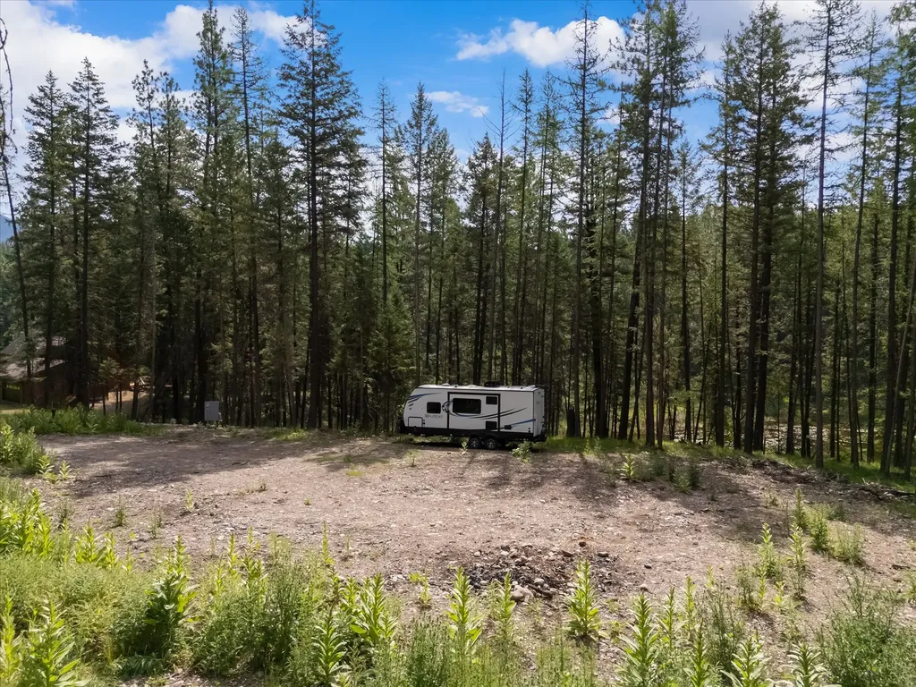 328 Kathy Lake Lane Kalispell MT 59901