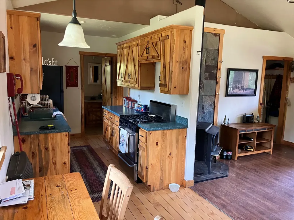 1606 N Fork Yaak Road Troy MT 59935