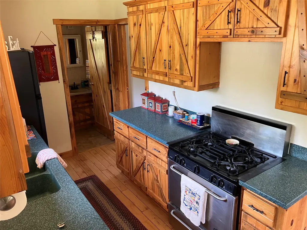 1606 N Fork Yaak Road Troy MT 59935