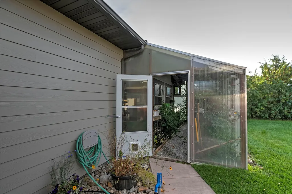 612 Wises Way Corvallis MT 59828