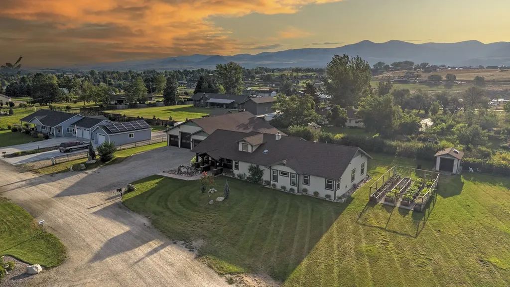 612 Wises Way Corvallis MT 59828