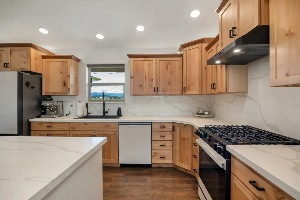 22 Country Meadow Lane Clancy MT 59634