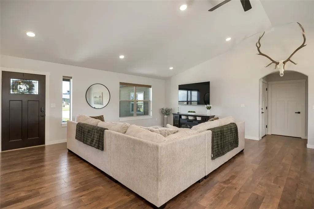 22 Country Meadow Lane Clancy MT 59634