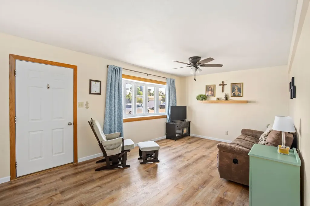 329 Riverview 4 W Great Falls MT 59404