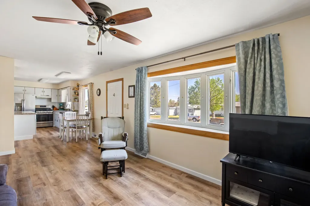 329 Riverview 4 W Great Falls MT 59404