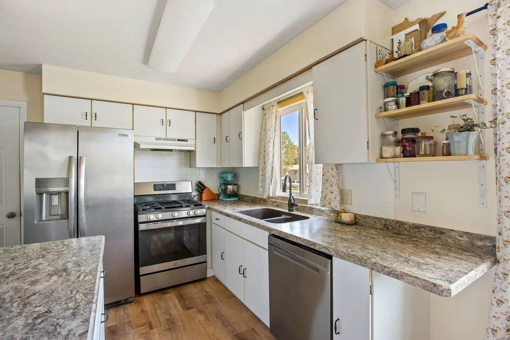 329 Riverview 4 W Great Falls MT 59404