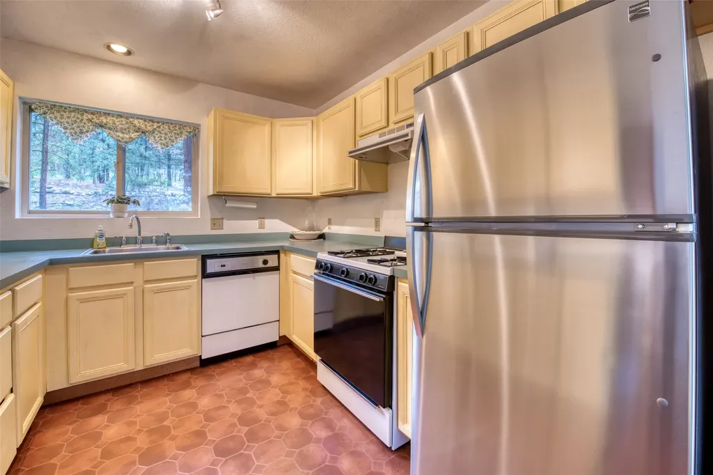 219 Peaceful Drive Hamilton MT 59840