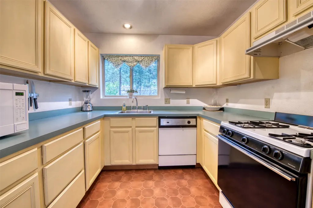 219 Peaceful Drive Hamilton MT 59840