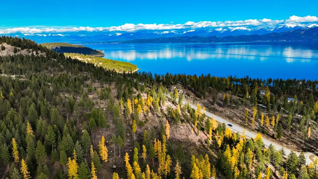 Nhn Waynona Way Lakeside MT 59922
