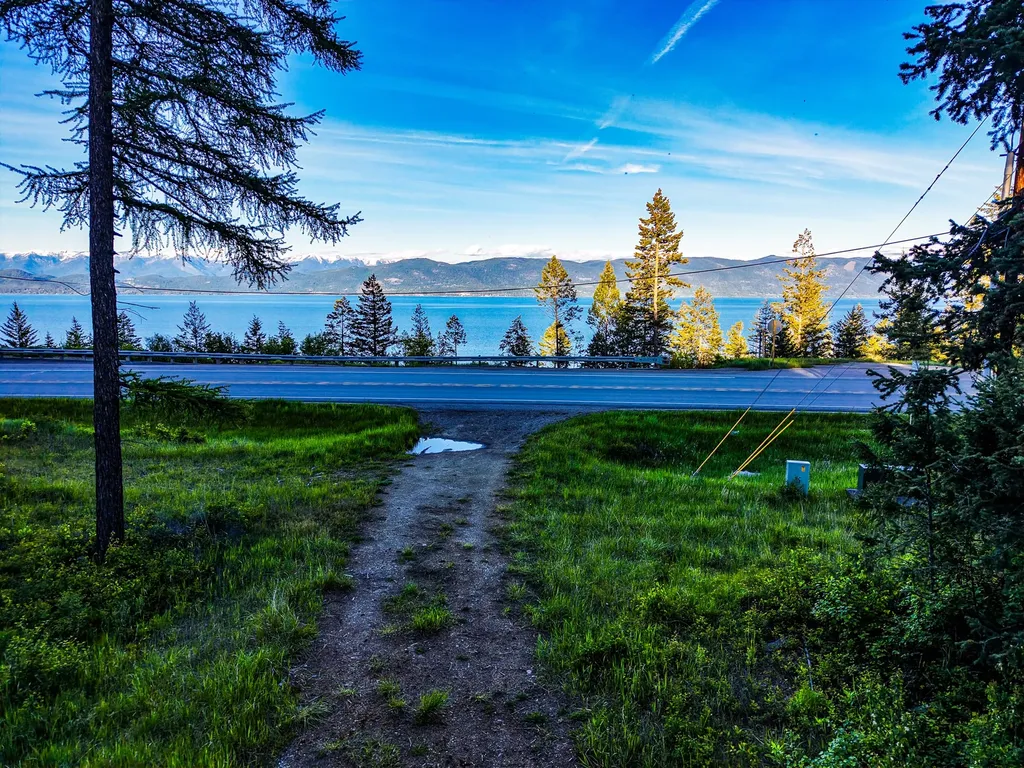 Nhn Waynona Way Lakeside MT 59922