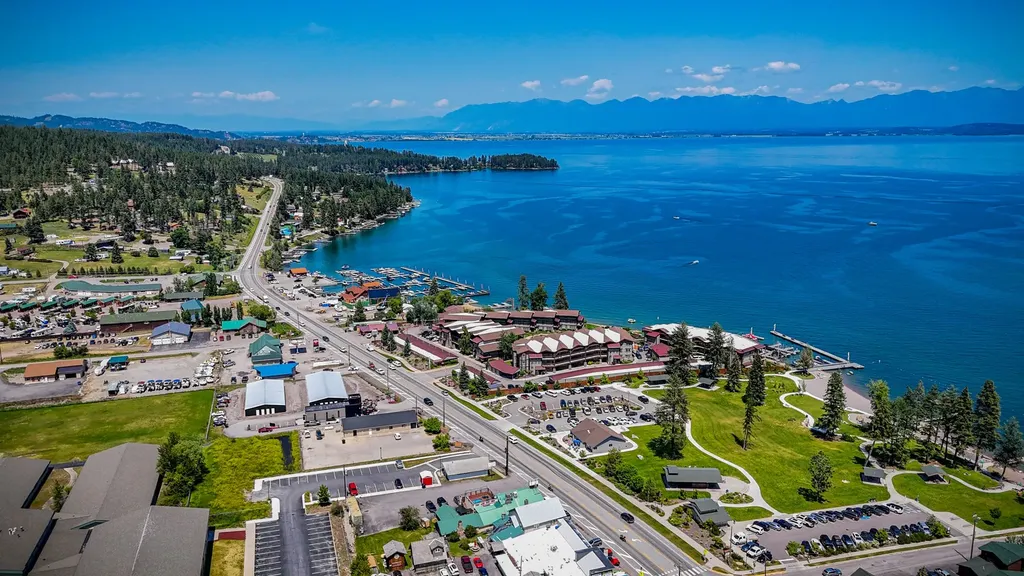 Nhn Waynona Way Lakeside MT 59922