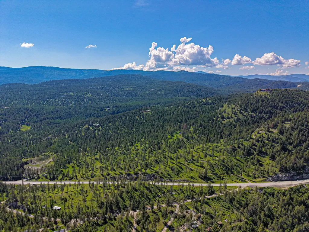Nhn Waynona Way Lakeside MT 59922