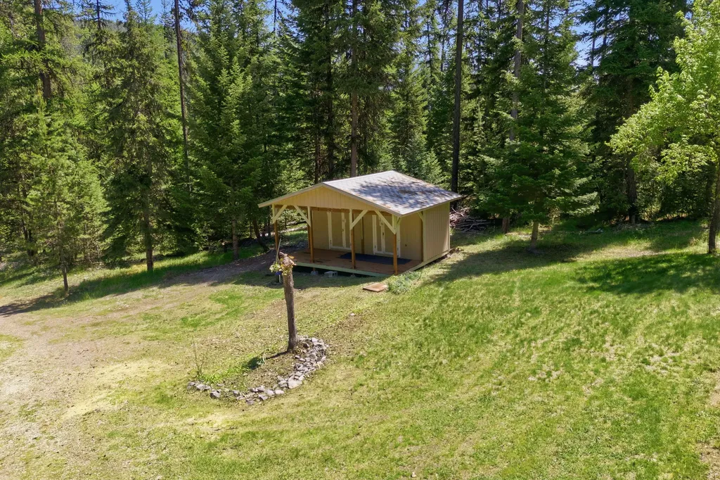 7089 Micah Springs Lane Alberton MT 59820