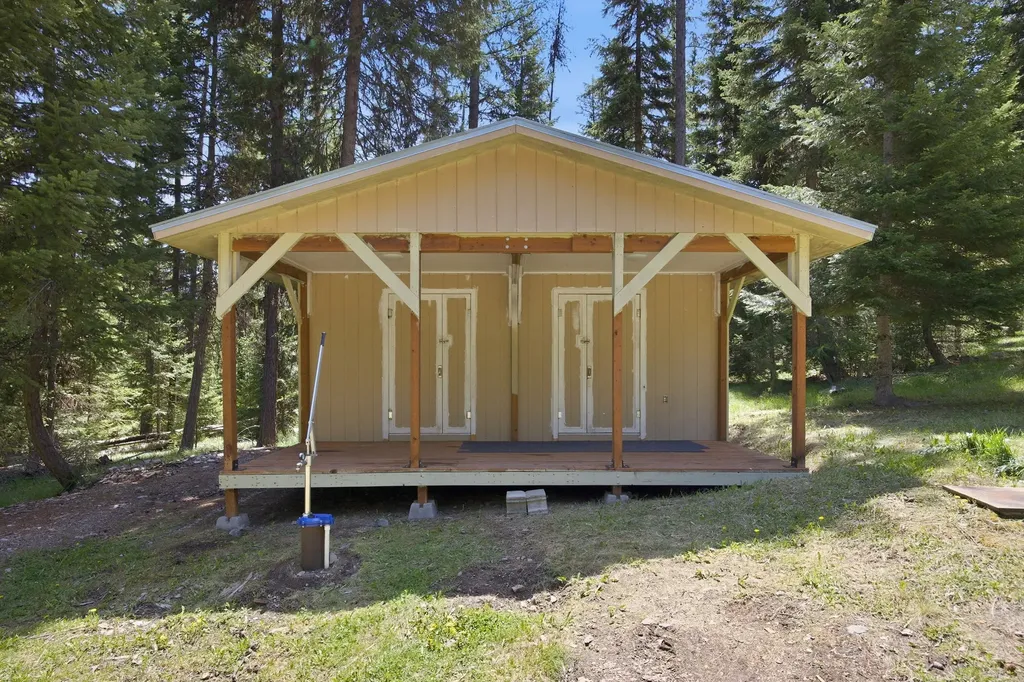 7089 Micah Springs Lane Alberton MT 59820