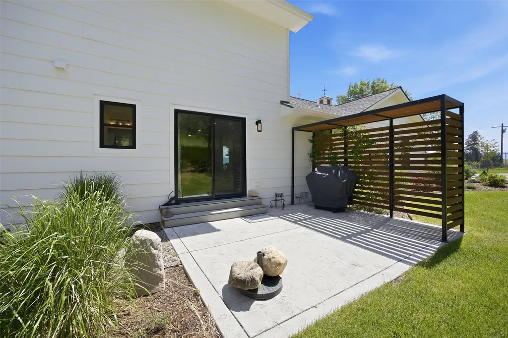 2920 Curlew Mine Road Victor MT 59875