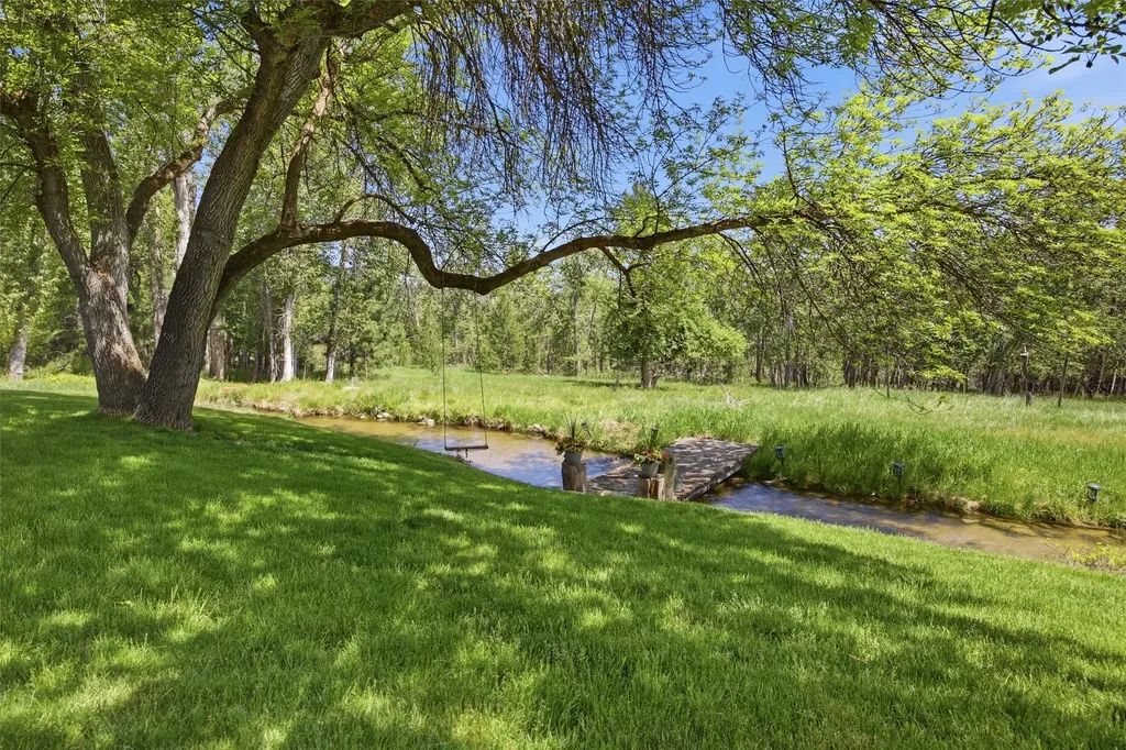 2920 Curlew Mine Road Victor MT 59875