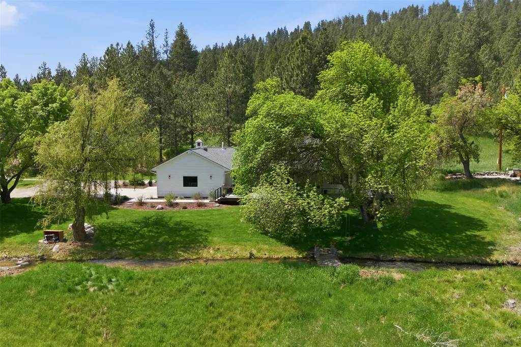 2920 Curlew Mine Road Victor MT 59875