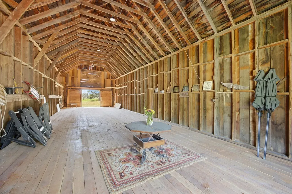 2920 Curlew Mine Road Victor MT 59875