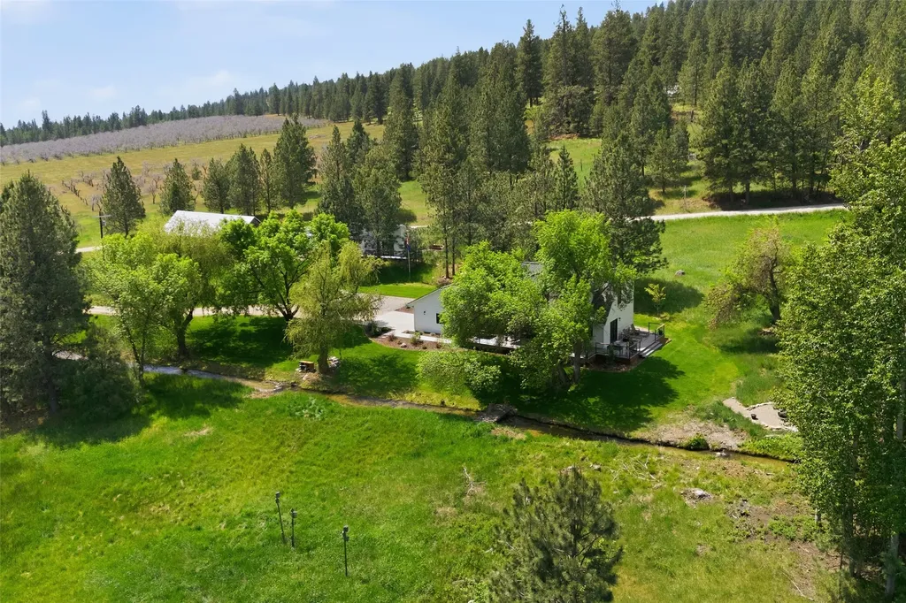 2920 Curlew Mine Road Victor MT 59875