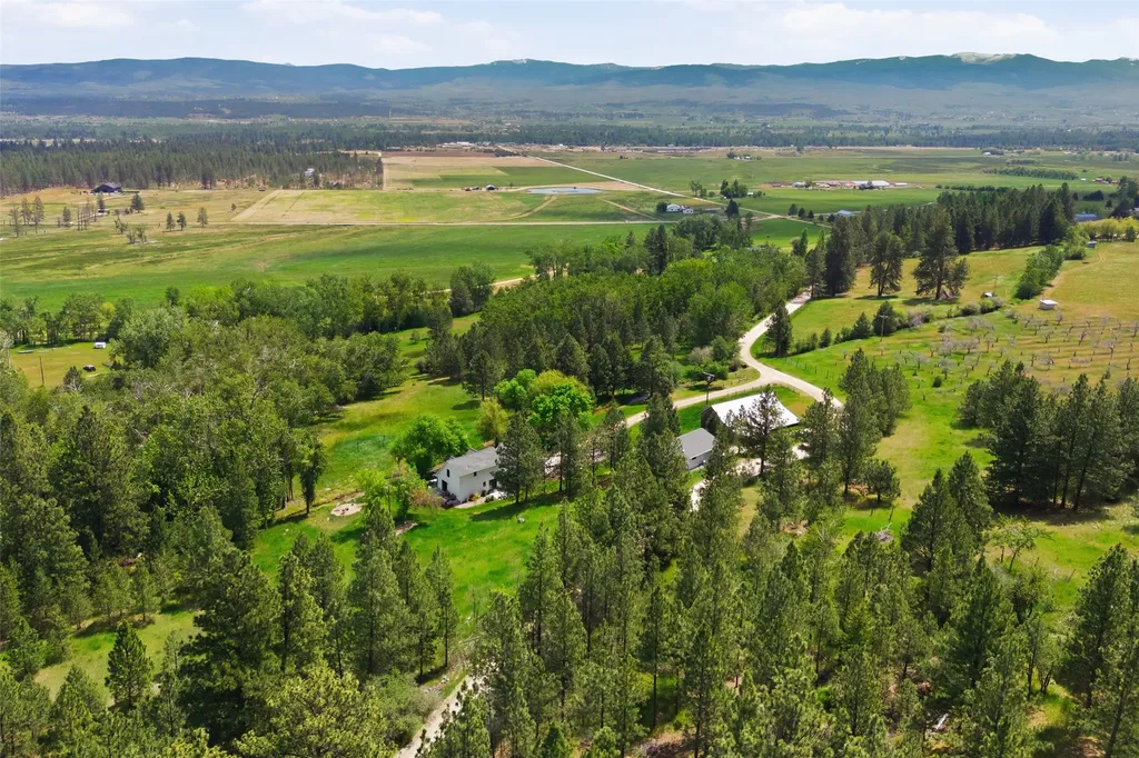 2920 Curlew Mine Road Victor MT 59875