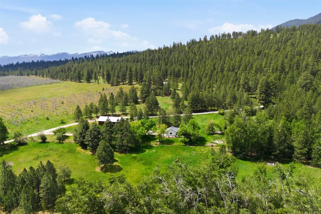 2920 Curlew Mine Road Victor MT 59875