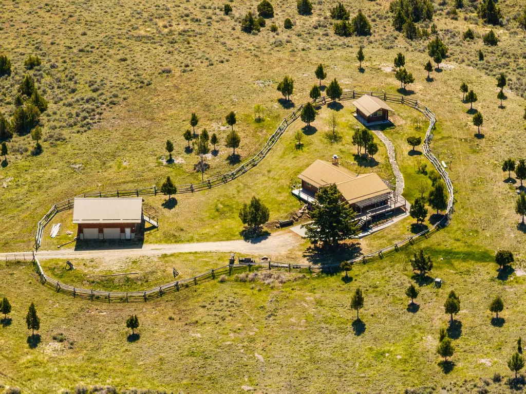 25 Sundowner Road Sheridan MT 59749