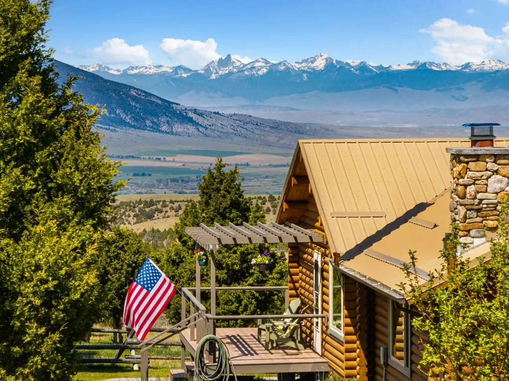 25 Sundowner Road Sheridan MT 59749