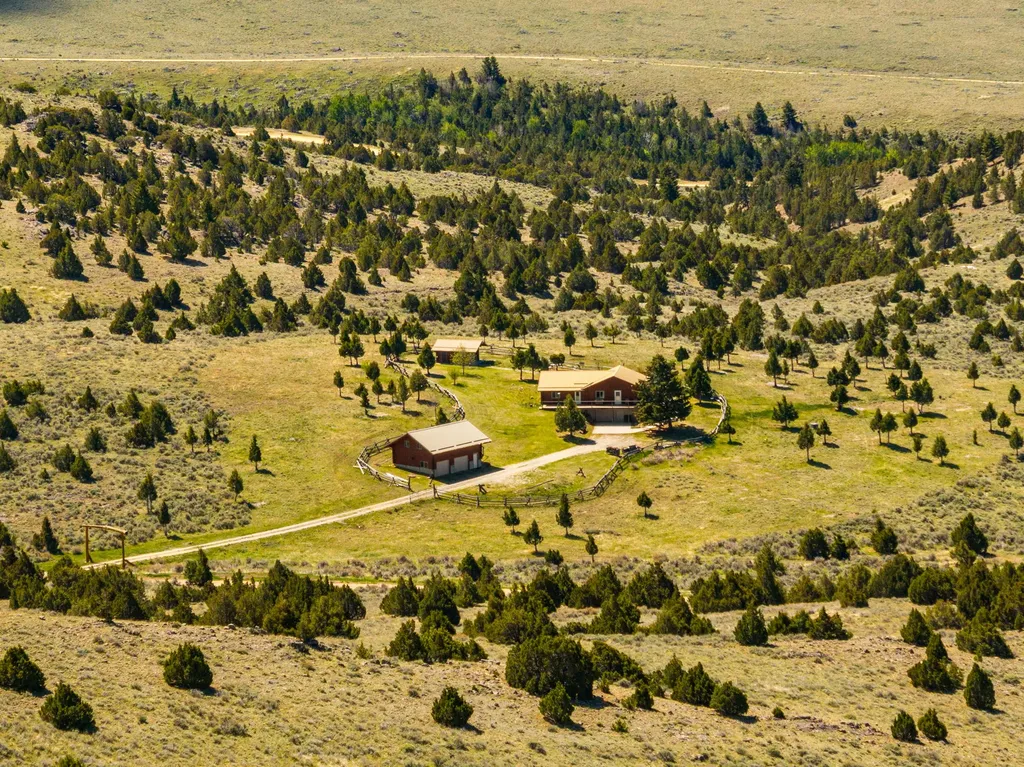 25 Sundowner Road Sheridan MT 59749