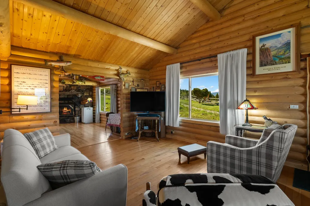 25 Sundowner Road Sheridan MT 59749