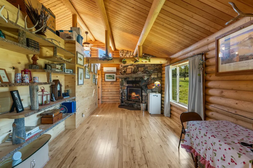 25 Sundowner Road Sheridan MT 59749