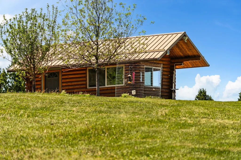 25 Sundowner Road Sheridan MT 59749
