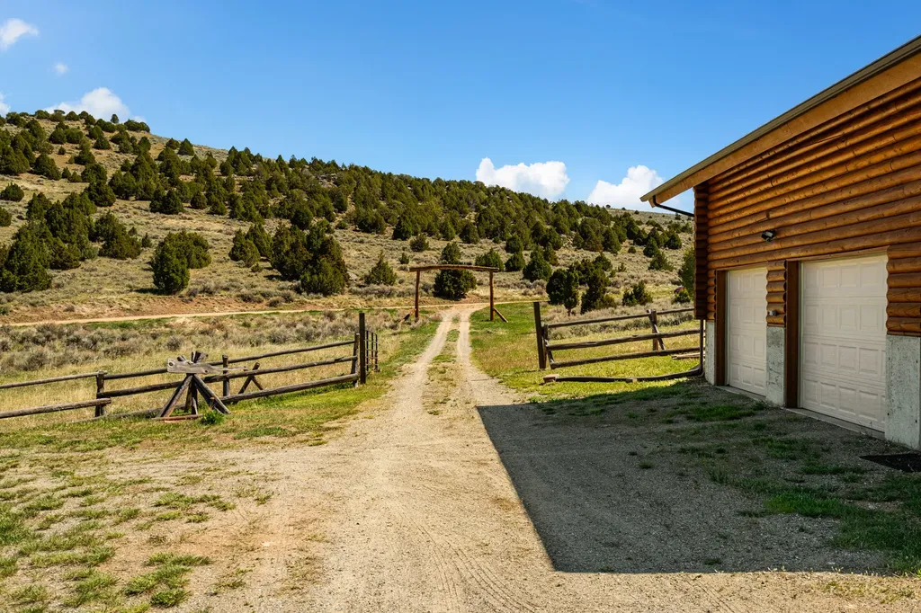 25 Sundowner Road Sheridan MT 59749