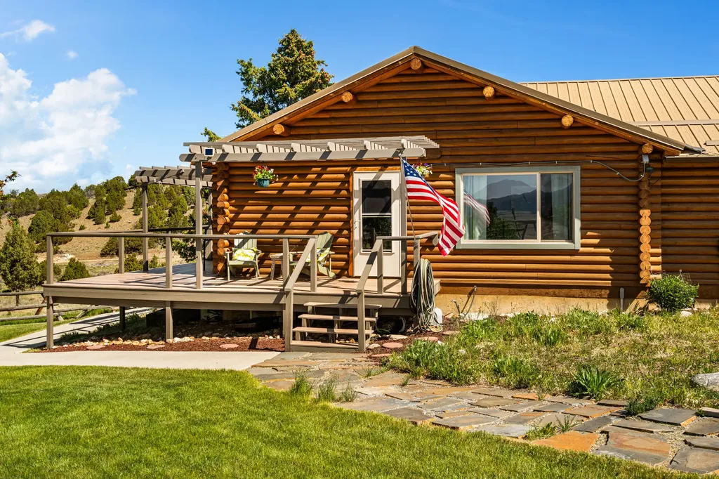 25 Sundowner Road Sheridan MT 59749