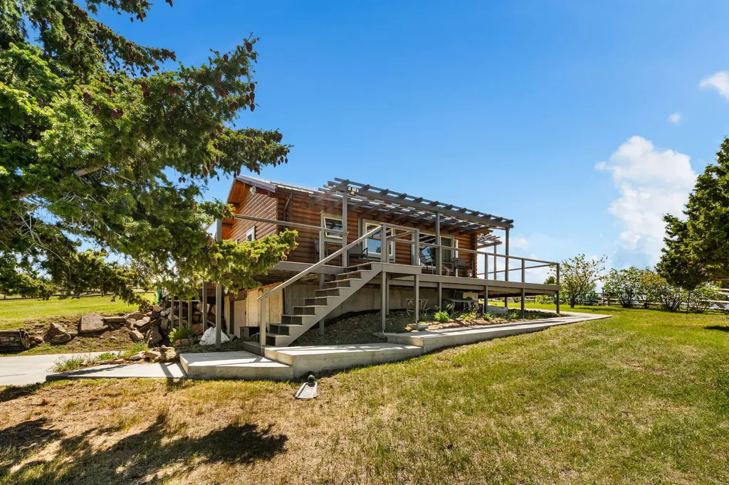 25 Sundowner Road Sheridan MT 59749