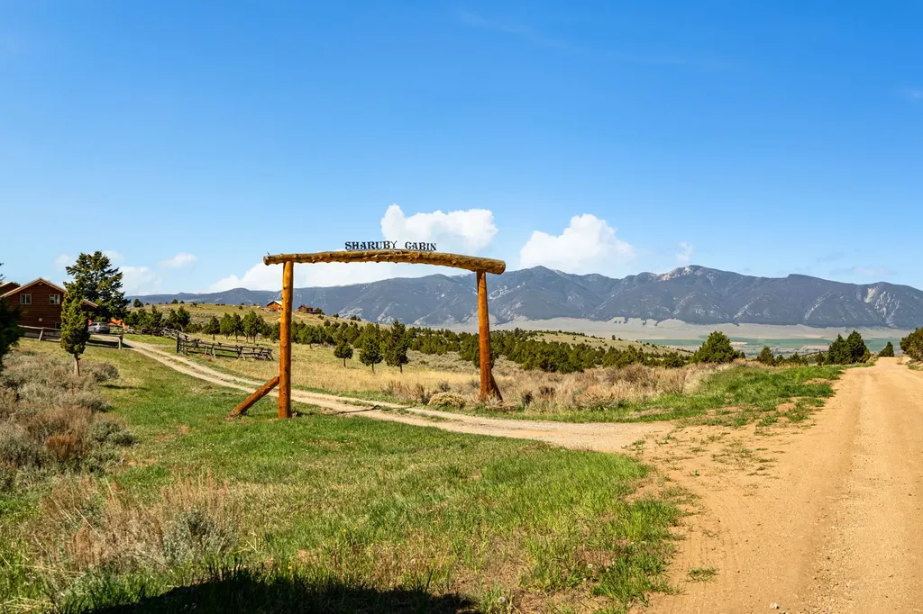 25 Sundowner Road Sheridan MT 59749