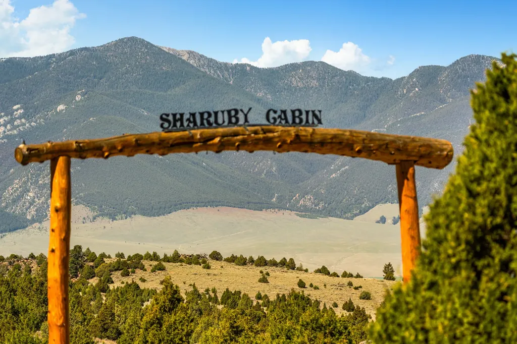 25 Sundowner Road Sheridan MT 59749