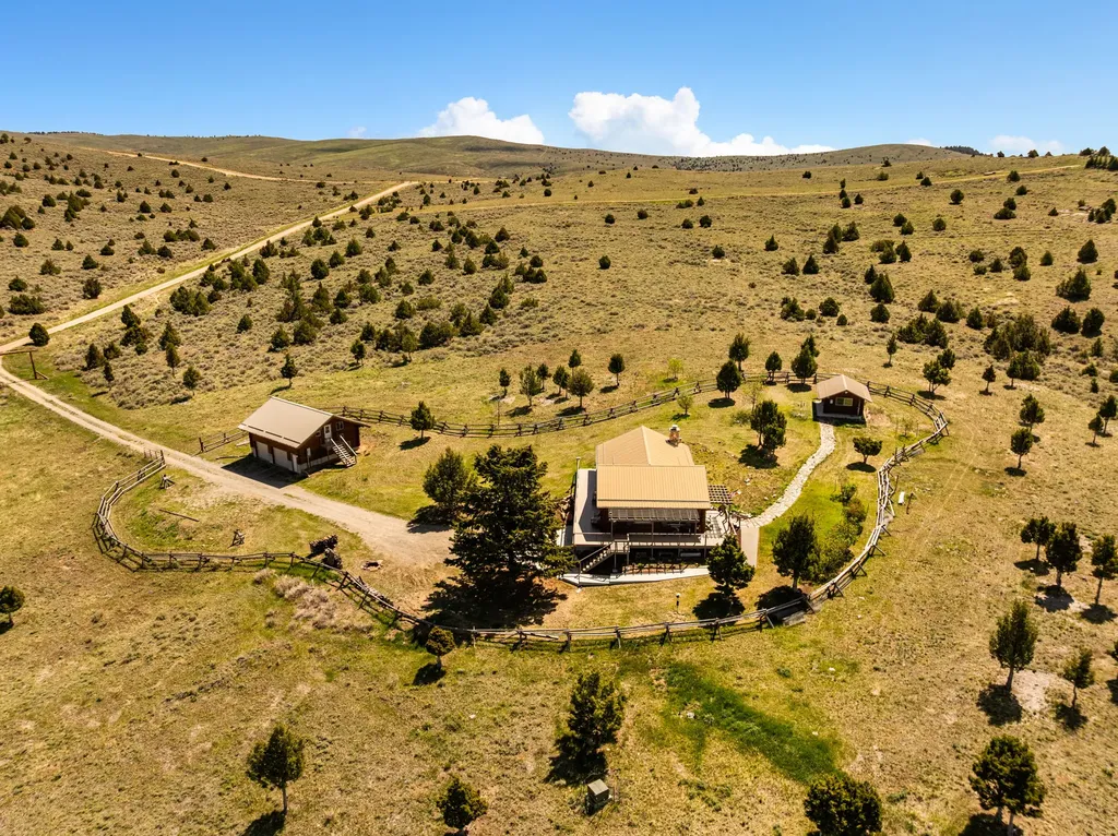 25 Sundowner Road Sheridan MT 59749